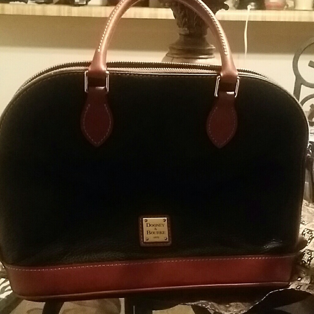 Dooney & Bourke zip zip satchel